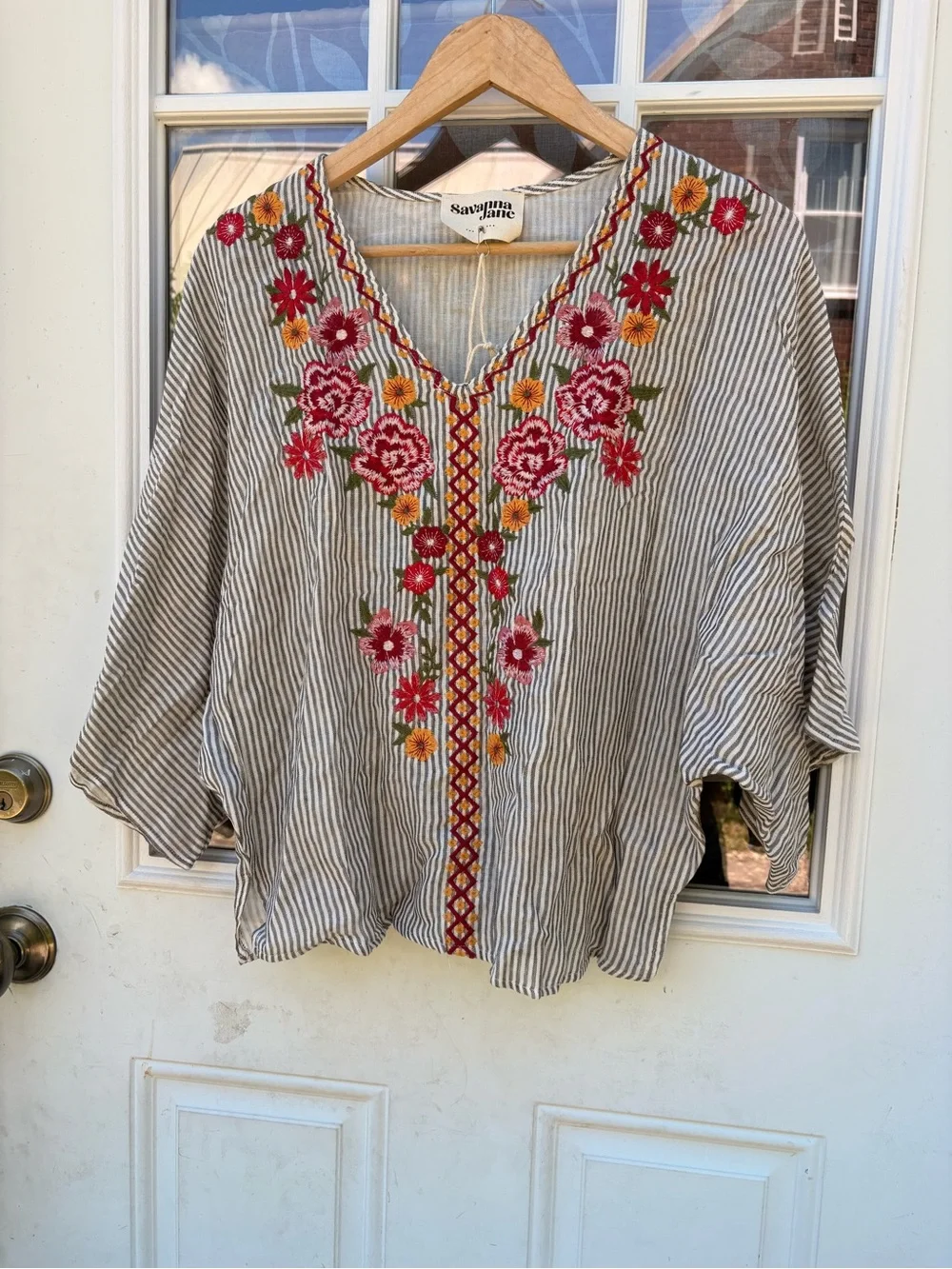 NWT Savanna Jane Women's Floral Embroidered Top | 100% Cotton | Medium - Picture 2 of 5